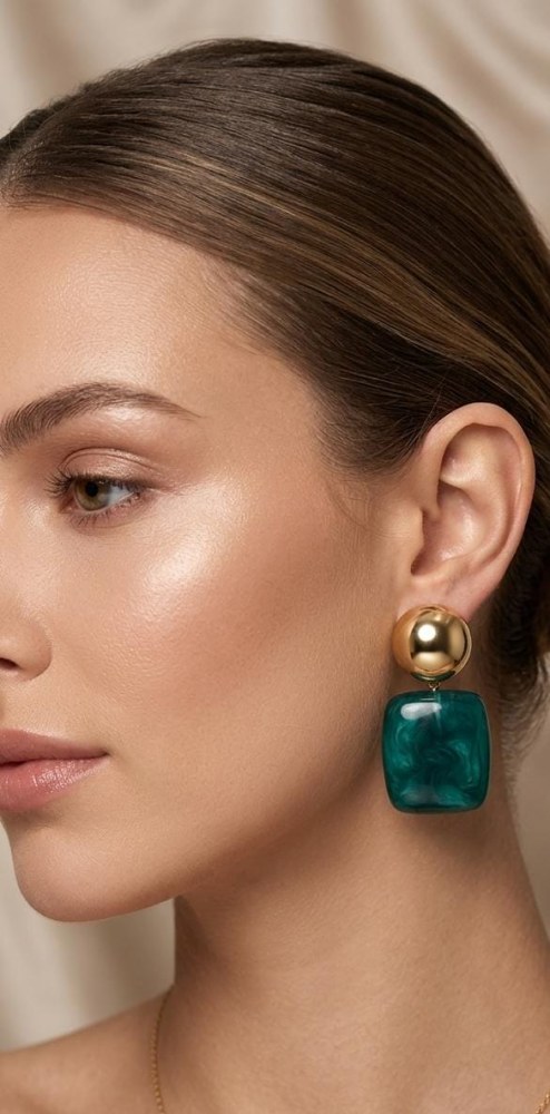 BRINCO MEIA ESFERA LISA PENDENTE EM PEDRA QUADRADA LIFE VERDE ESMERALDA